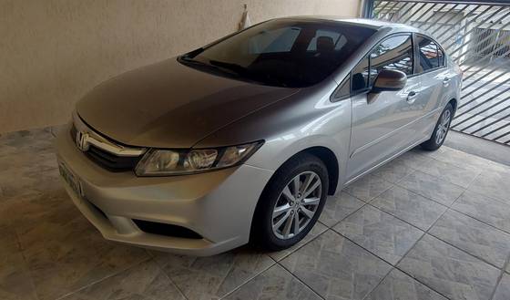 HONDA CIVIC 1.8 LXL 16V FLEX 4P AUTOMÁTICO HONDA CIVIC 1.8 LXL 16V FLEX 4P AUTOMÁTICO